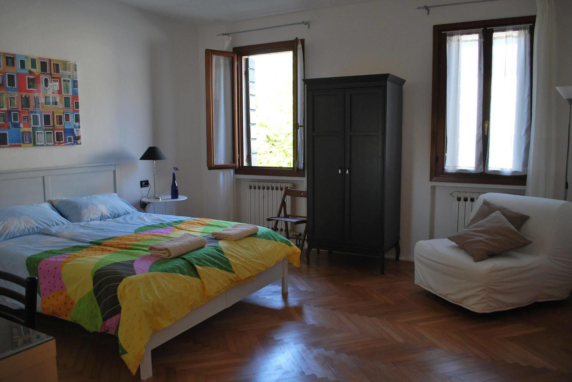 Casa D'Oro Rooms Местре Екстер'єр фото