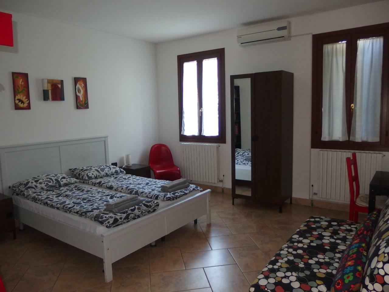 Casa D'Oro Rooms Местре Екстер'єр фото